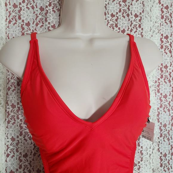 NWT Shade and Shore red cut out monokini size small - Picture 5 of 11